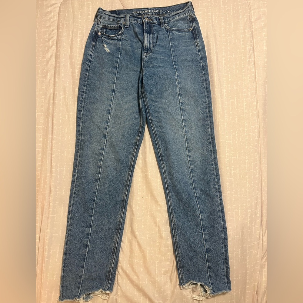 Mom just eans with front seam detailing and distressed bottoms